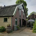 Daire 't Klompenhosje - Knusse In *