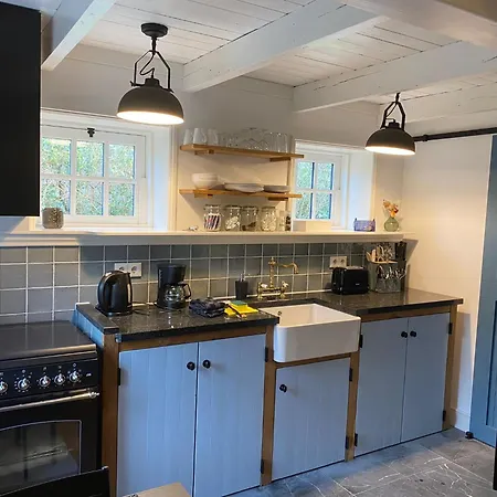 't Klompenhosje Apartman *