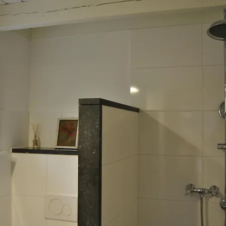 't Klompenhosje Apartman *